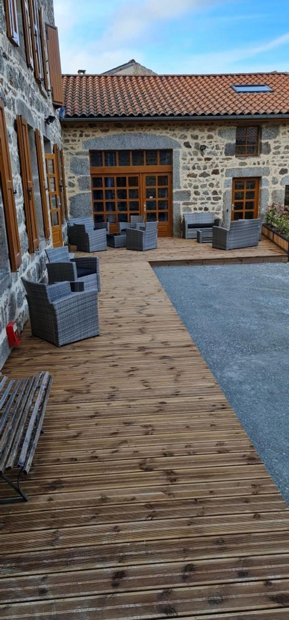 L'Auberge De La Source La Valla-sur-Rochefort 외부 사진